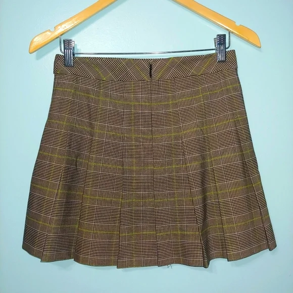 Aritizia Sunday Best "Olive" Mini Skirt  Pleated Plaid Size 2 - Picture 3 of 8